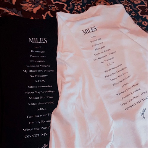MILES OFFICIAL LONG SLEEVE TEE WHITE (M)