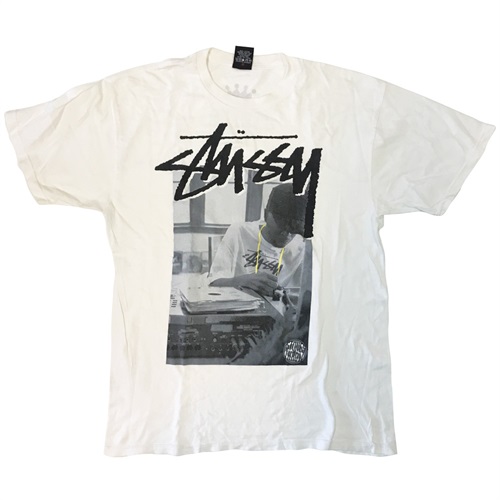 カラーホワイトStussy J Dilla Tシャツ - Tシャツ/カットソー(半袖/袖なし)