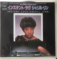 INSTANT LOVE (USED)