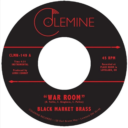 WAR ROOM B/W INTO THE THICK