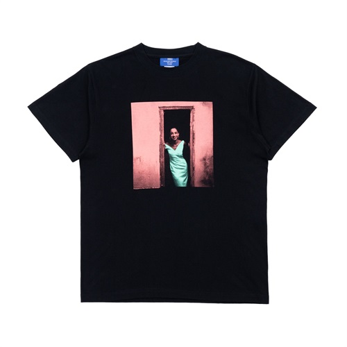 (BLACK: L) SADE S/S TEE