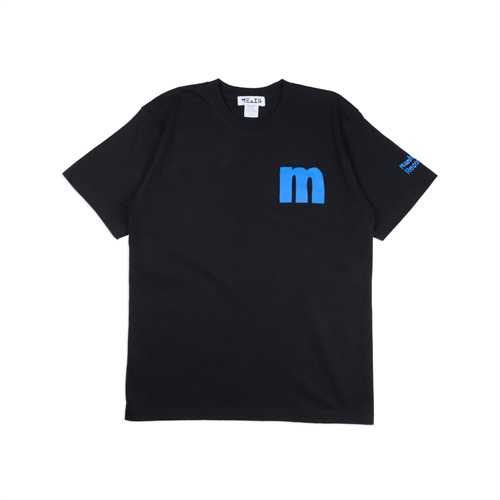 (BLACK: M) SAMUEL × Manhattan Records M ILLUST LOGO S/S TEE